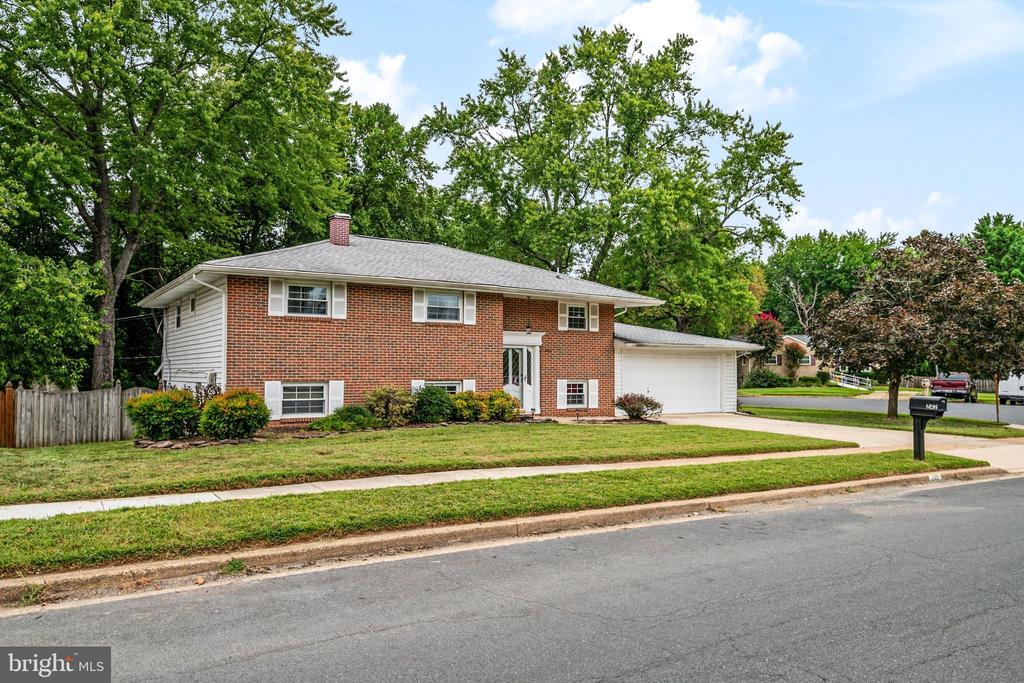 242 CROSS CREEK DRIVE