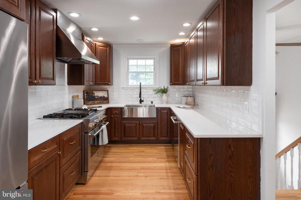 242 CROSS CREEK DRIVE