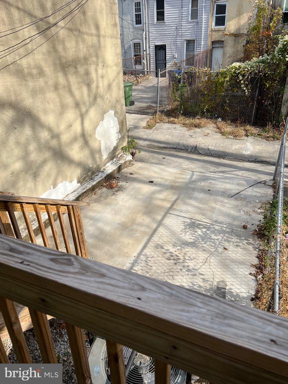 1719 N MONROE STREET