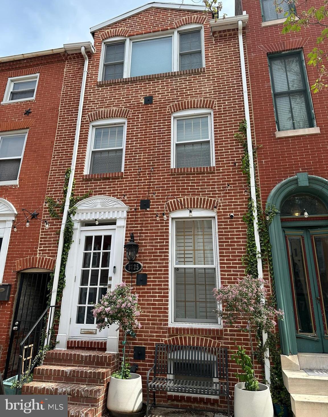 1425 WILLIAM STREET