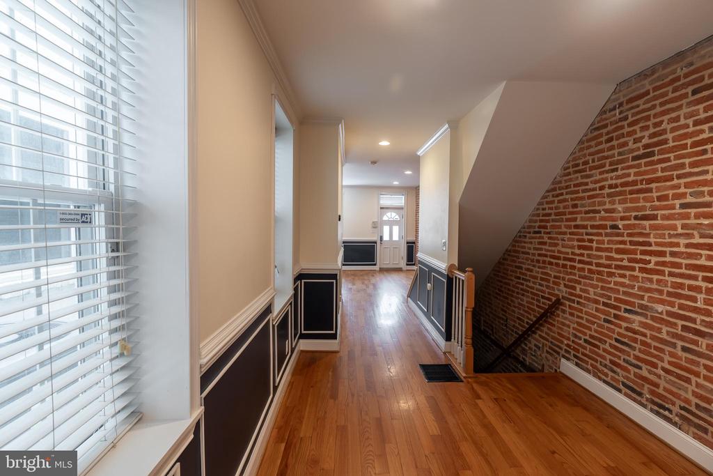 15 W WEST STREET