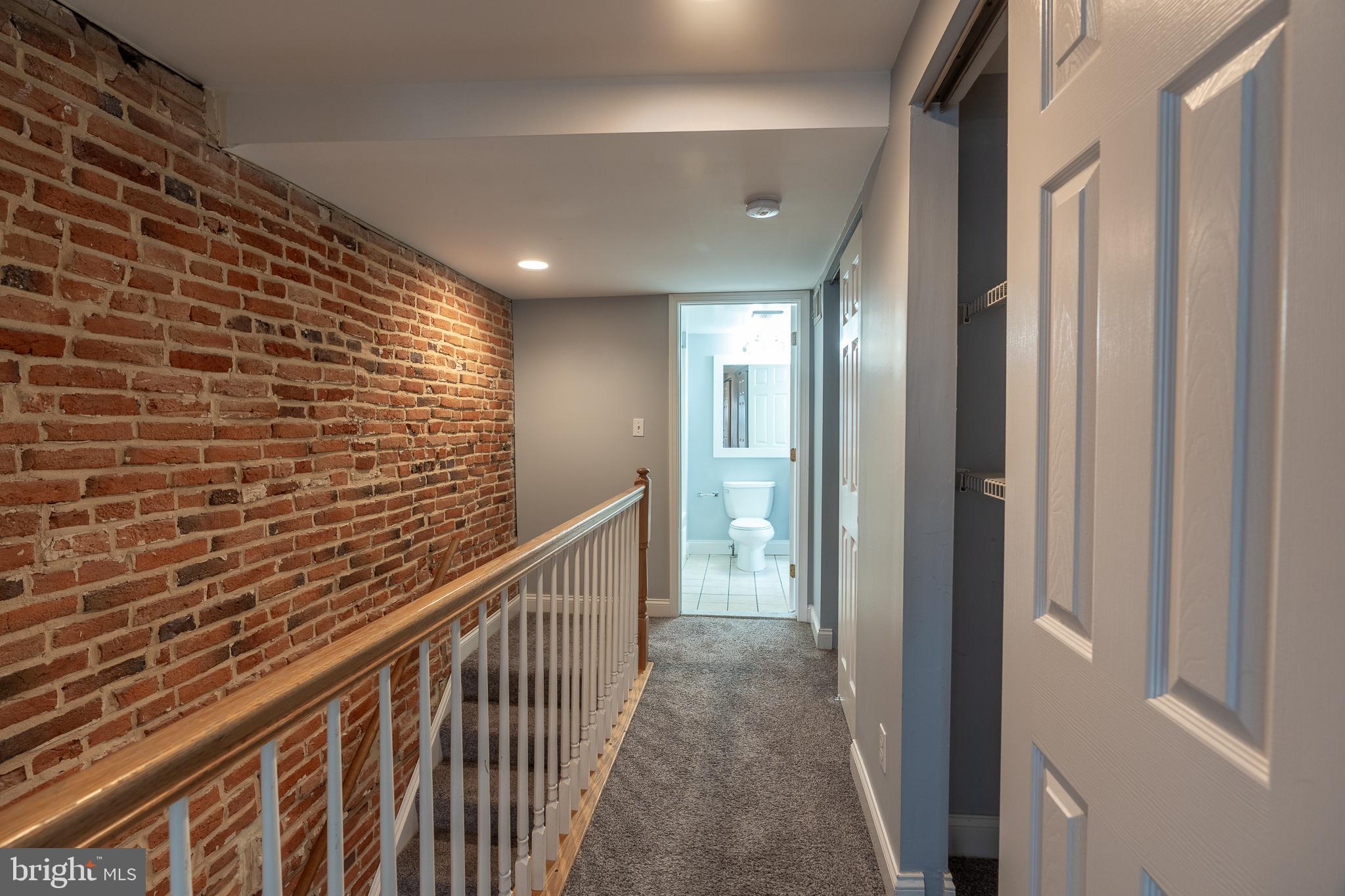 15 W WEST STREET