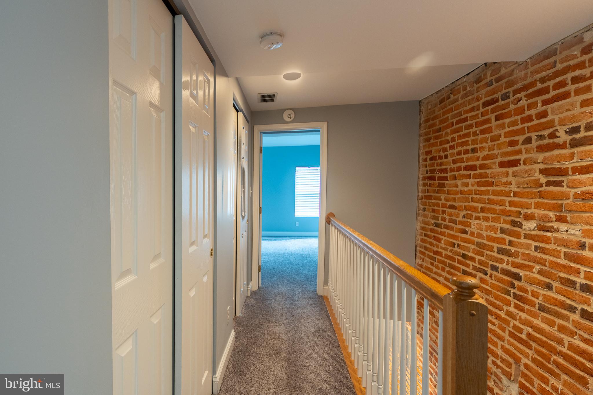 15 W WEST STREET