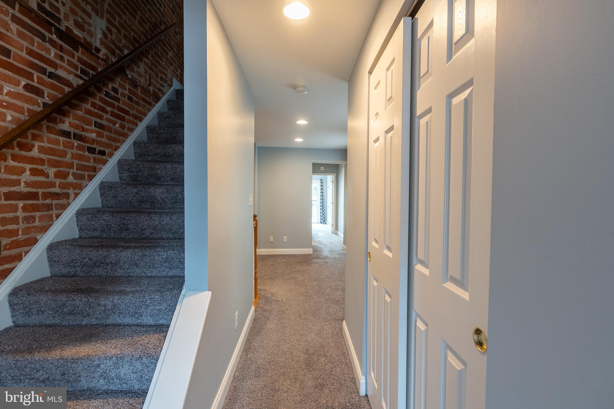 15 W WEST STREET