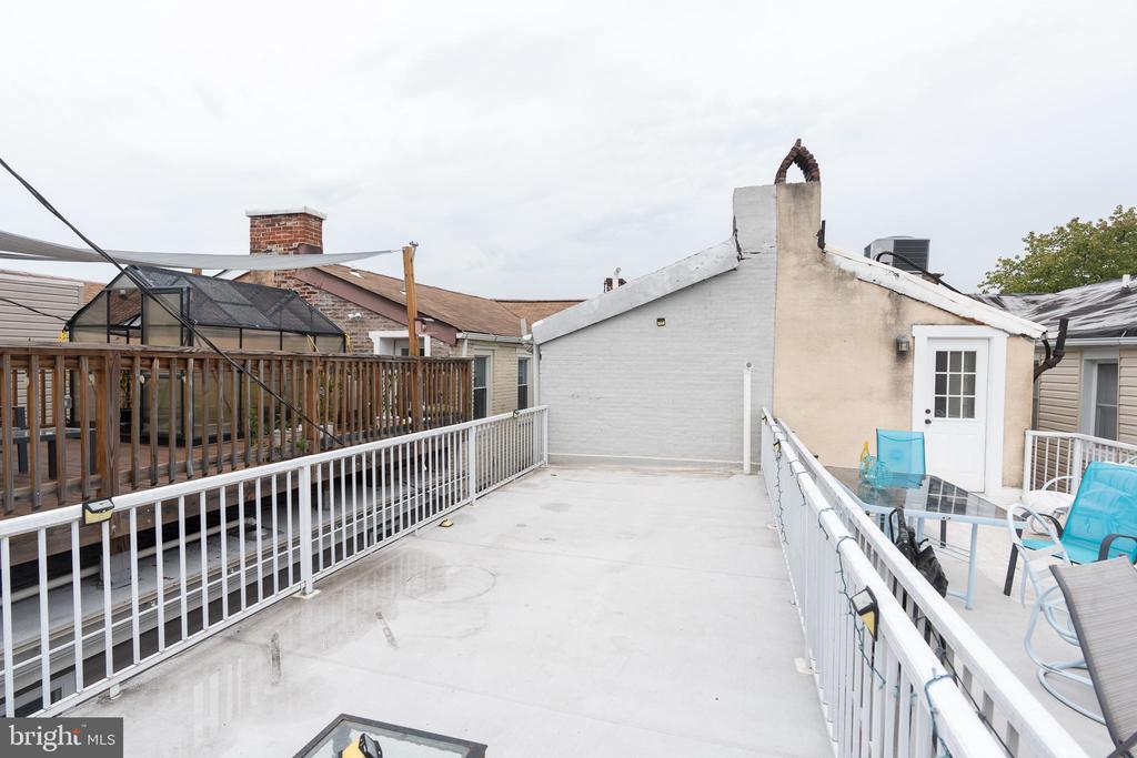15 W WEST STREET