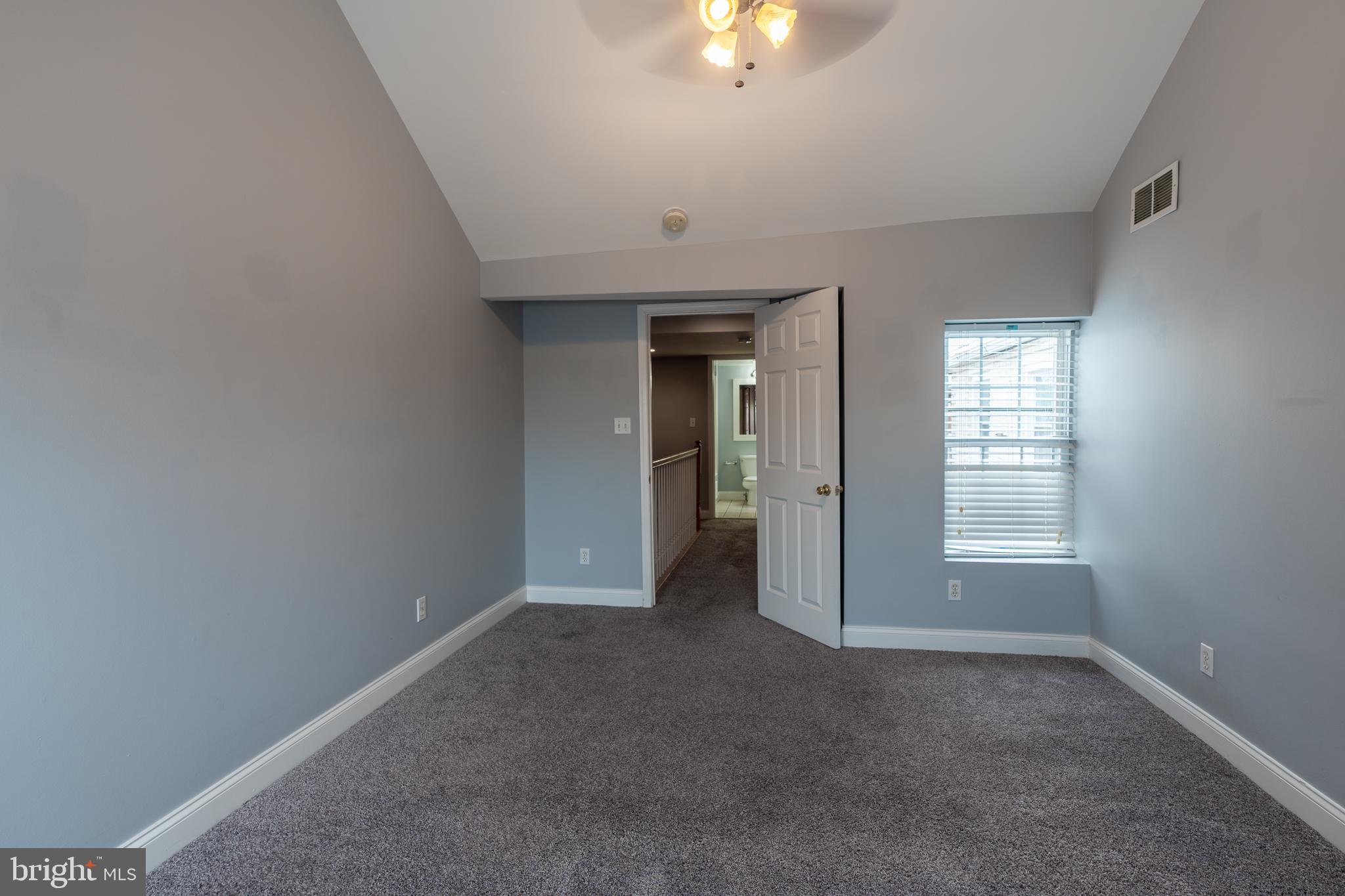 15 W WEST STREET
