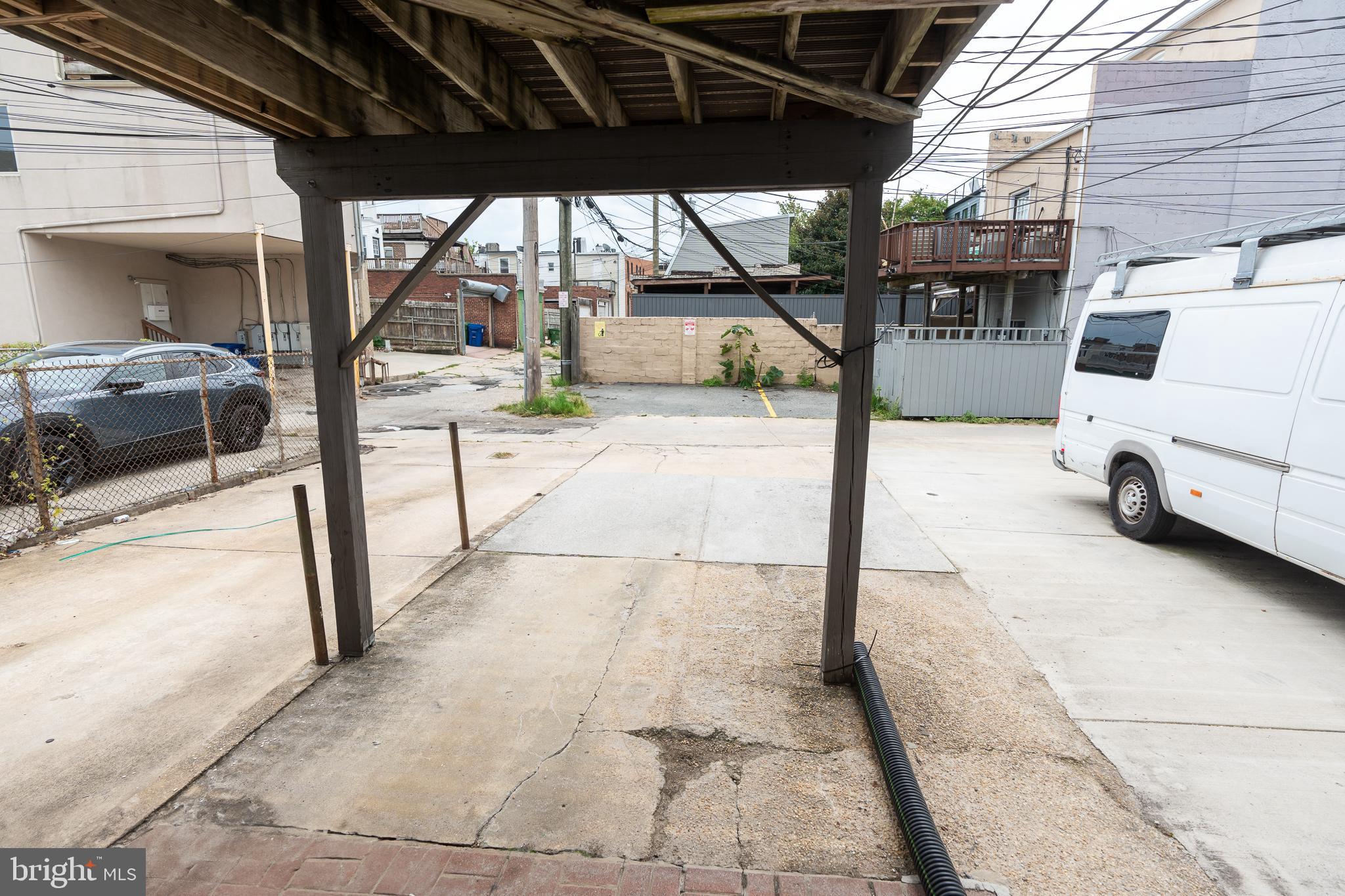 15 W WEST STREET