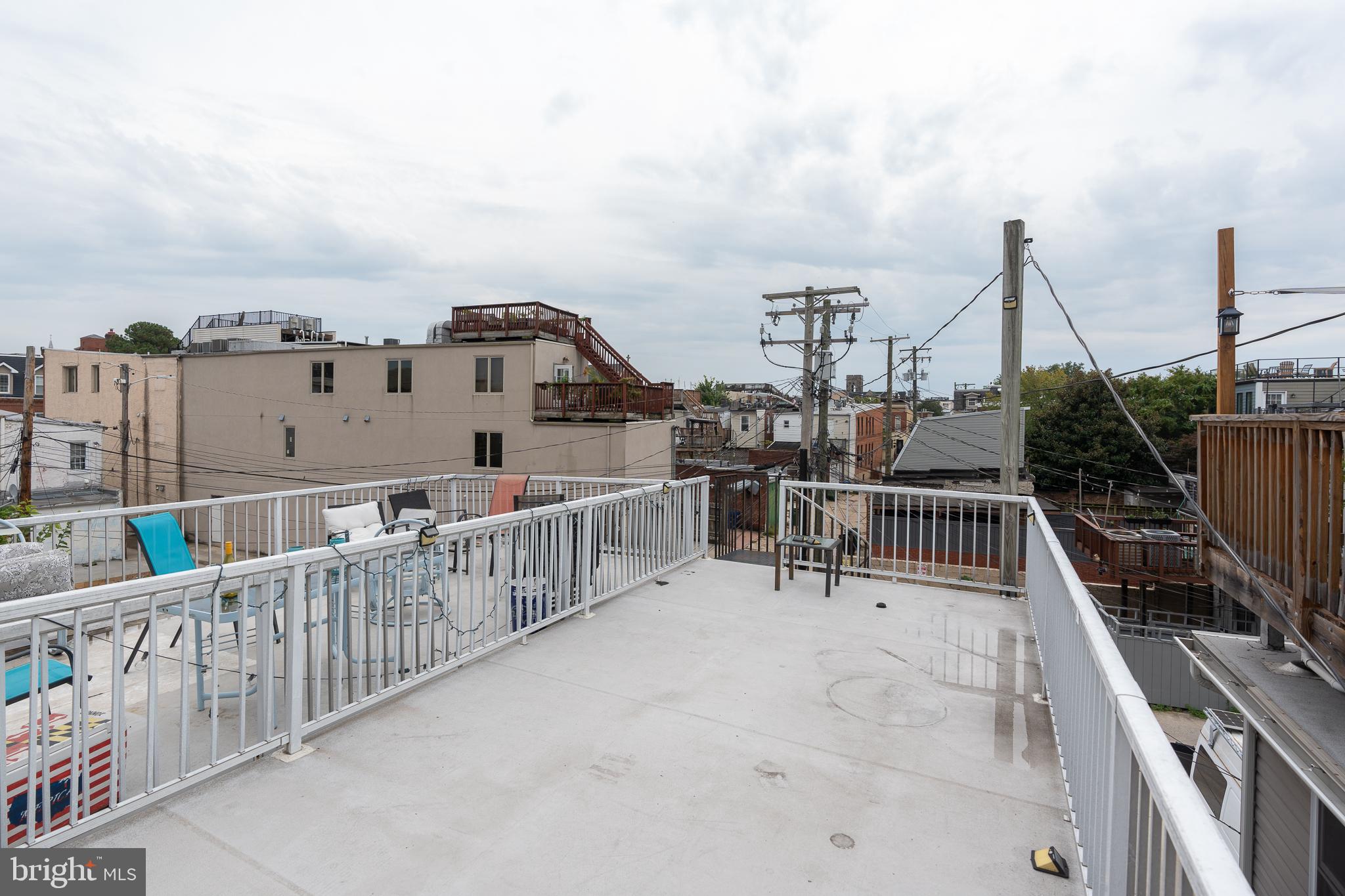 15 W WEST STREET