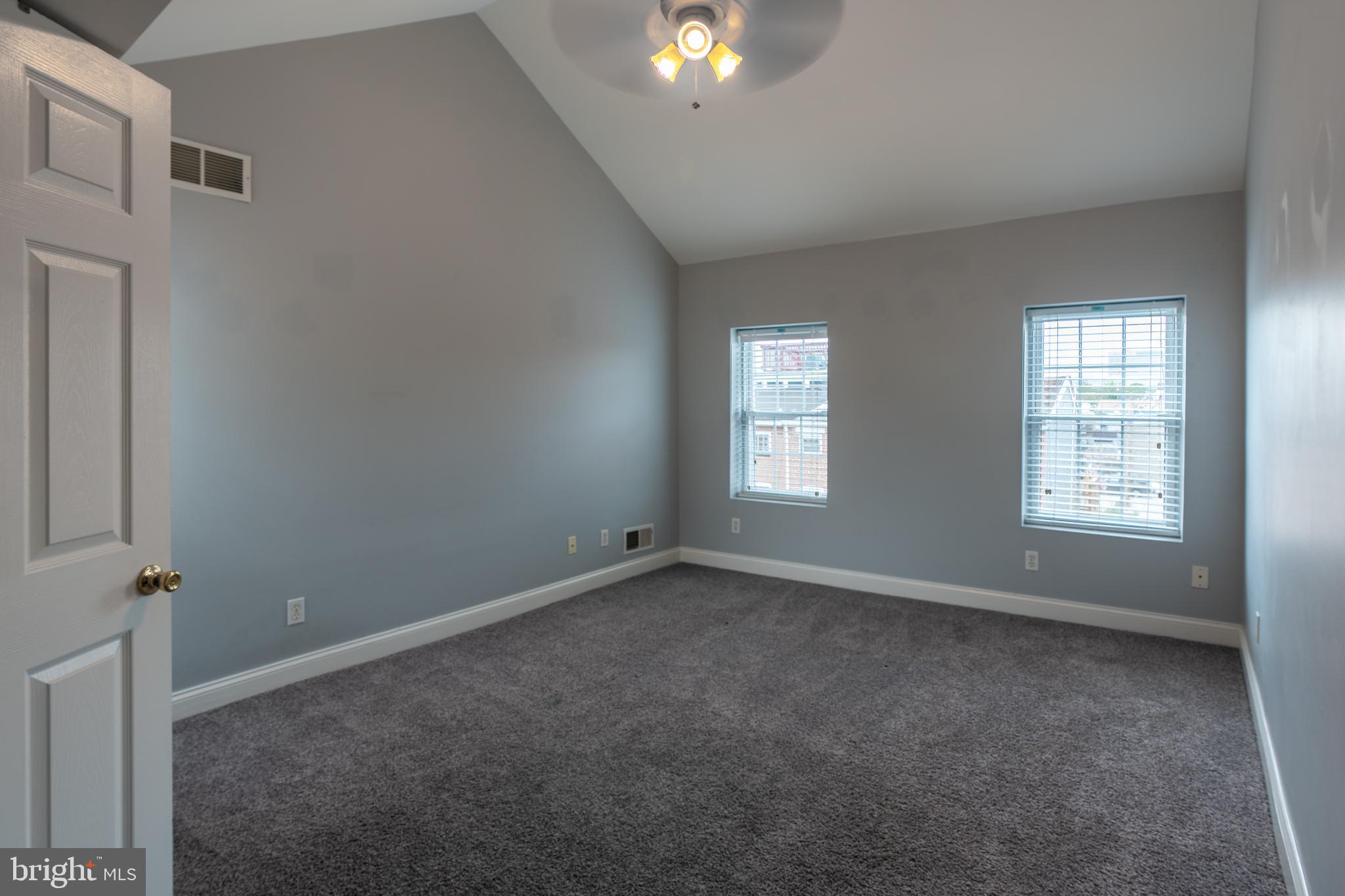 15 W WEST STREET