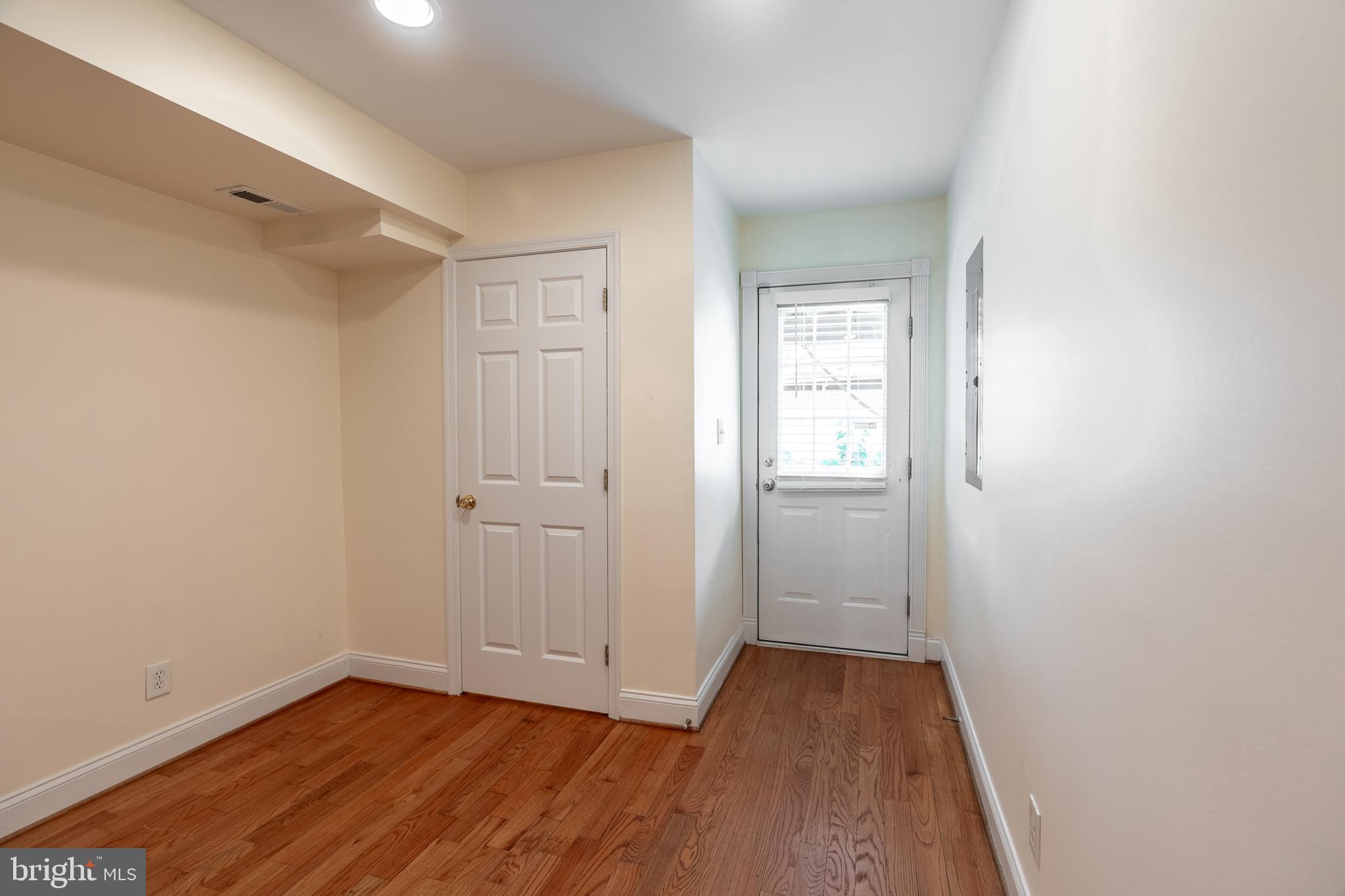 15 W WEST STREET