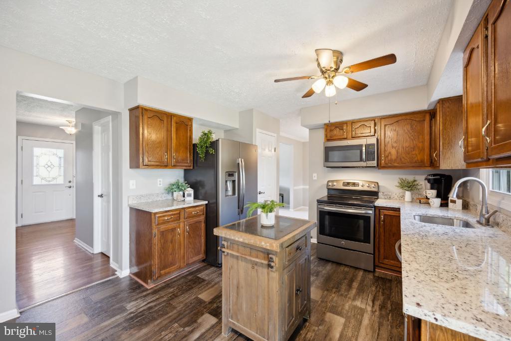 3 MOSS VIEW CT