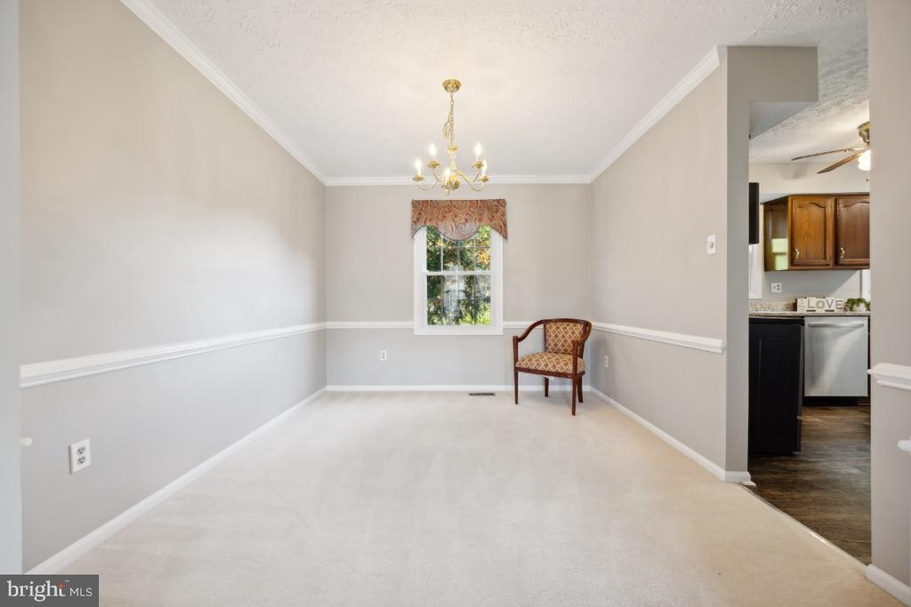 3 MOSS VIEW CT