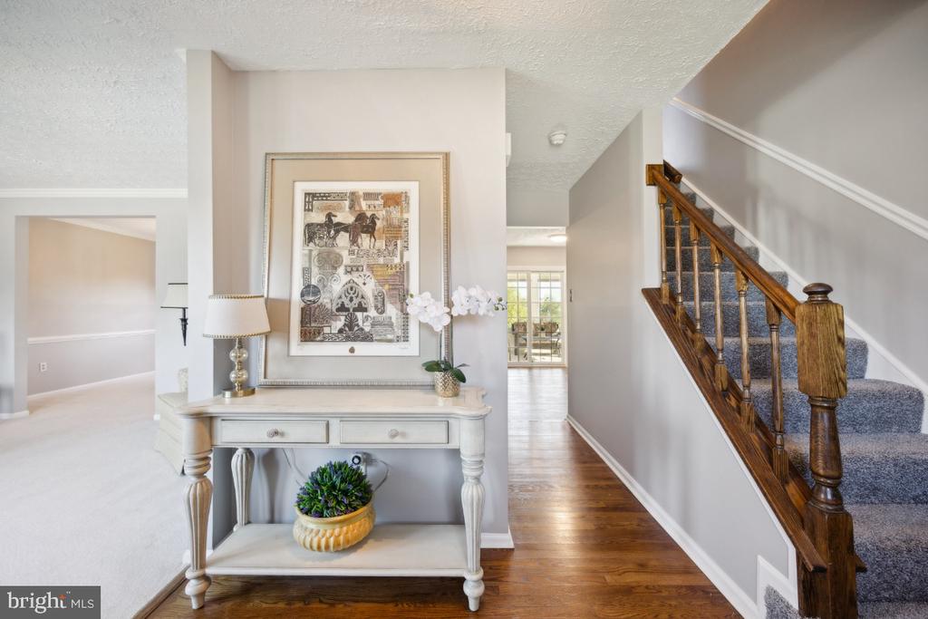 3 MOSS VIEW CT