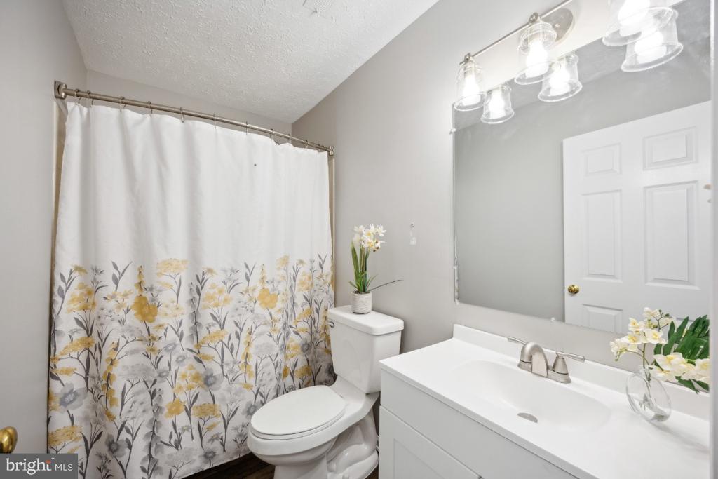 3 MOSS VIEW CT