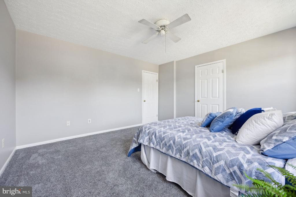 3 MOSS VIEW CT