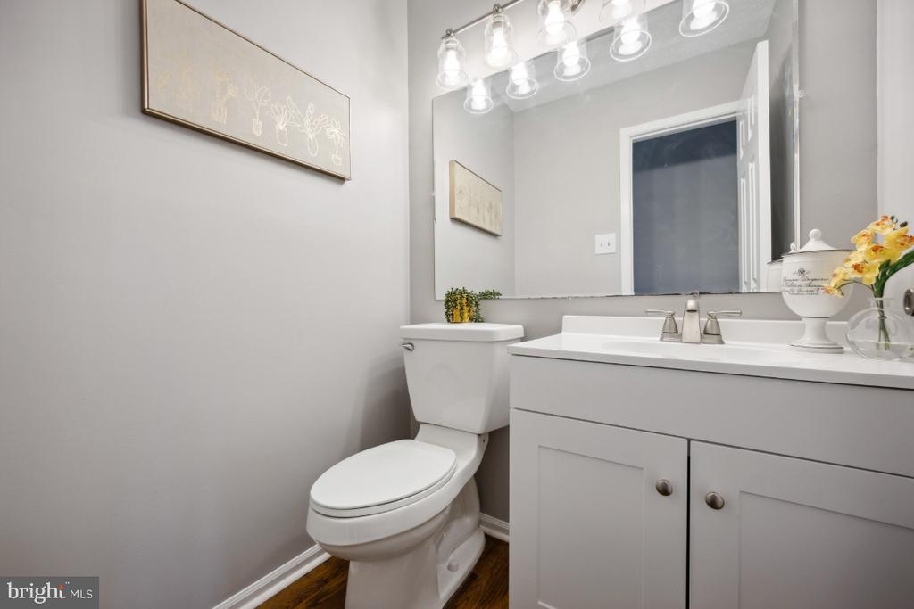 3 MOSS VIEW CT