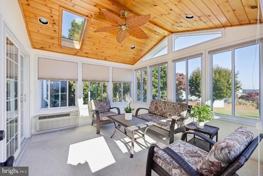 3 MOSS VIEW CT