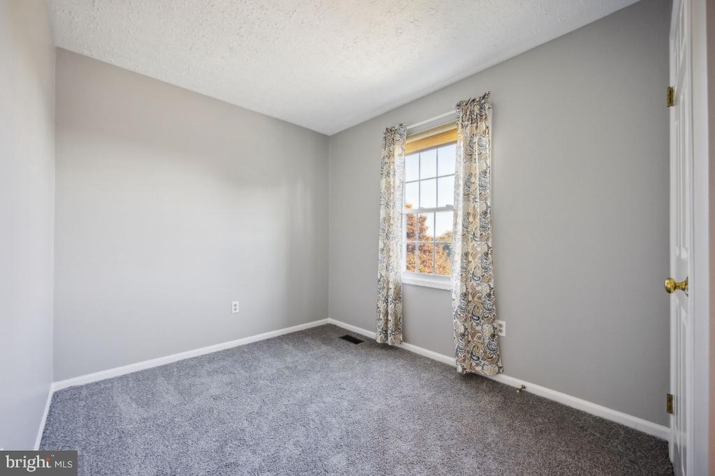 3 MOSS VIEW CT