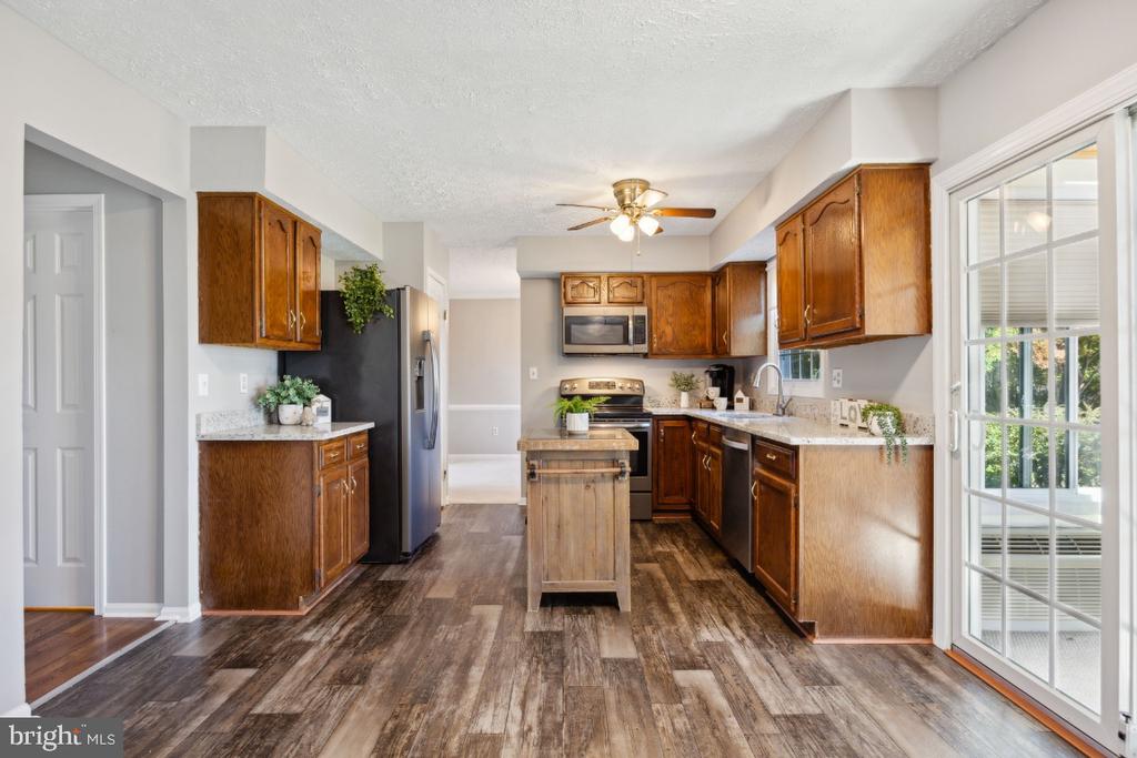 3 MOSS VIEW CT