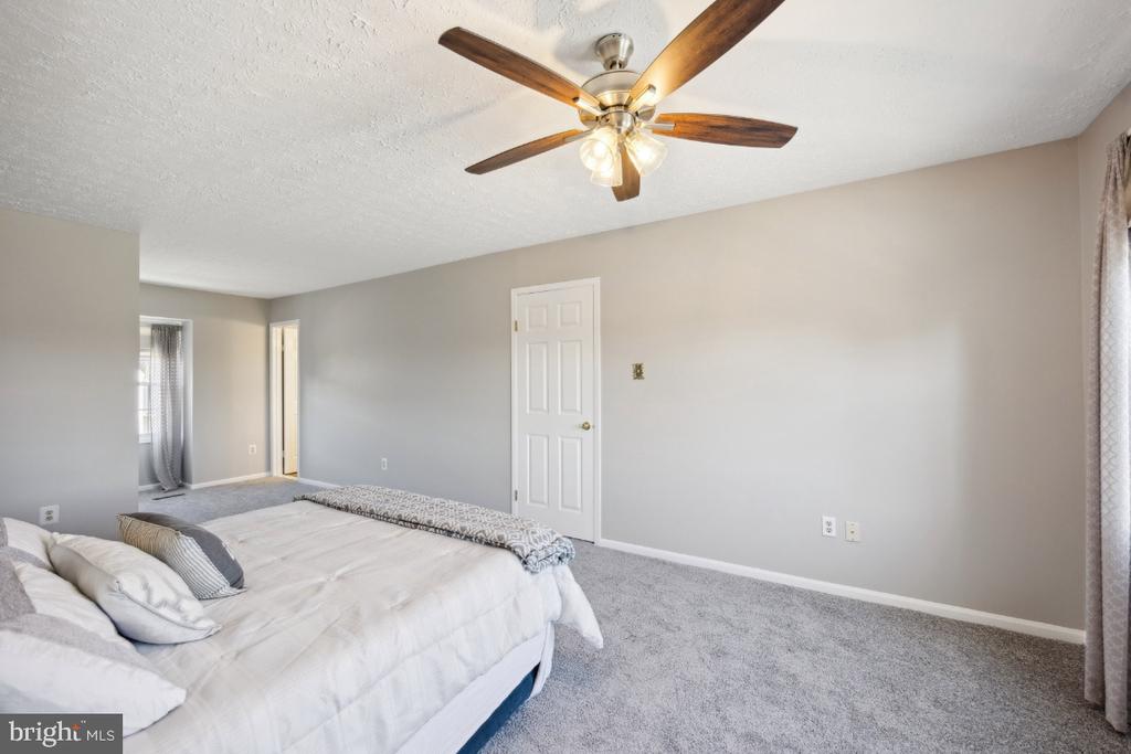 3 MOSS VIEW CT
