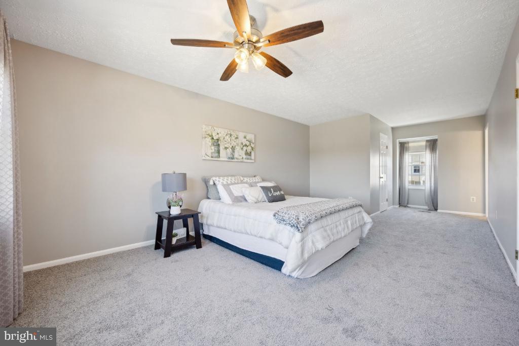 3 MOSS VIEW CT