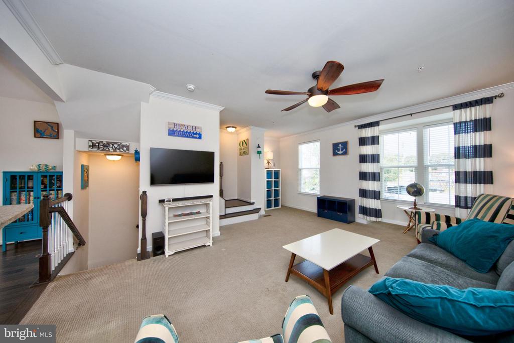 8203 SEAWORTHY WAY