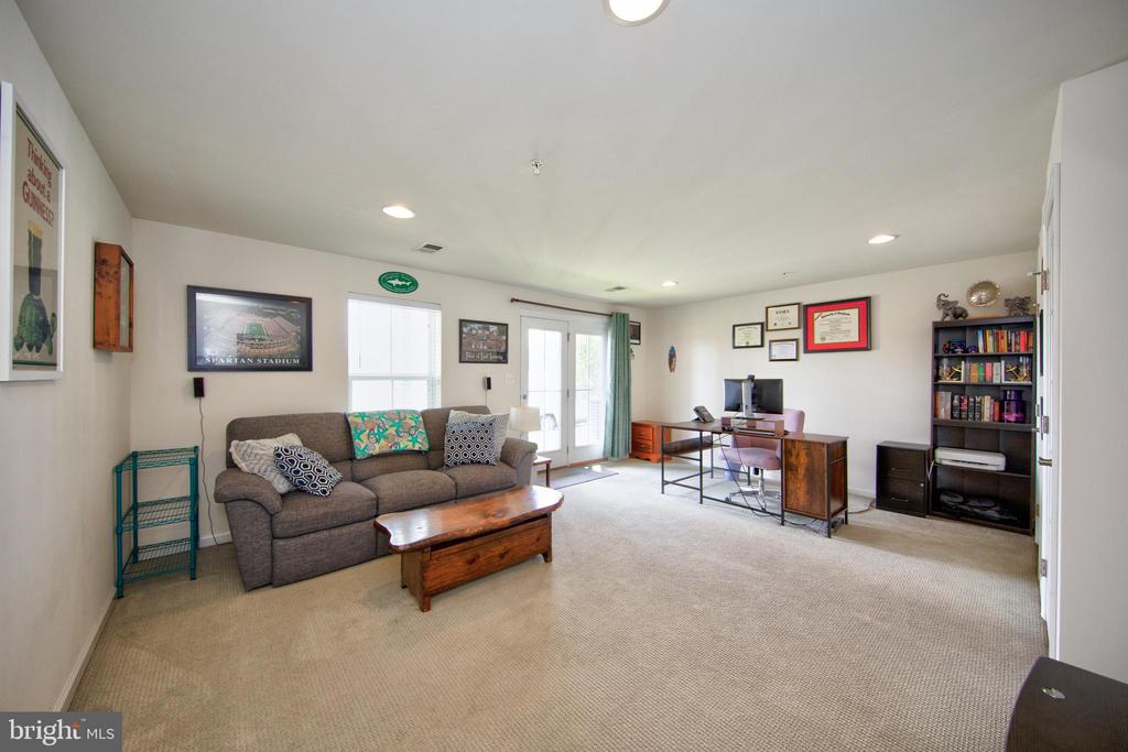 8203 SEAWORTHY WAY