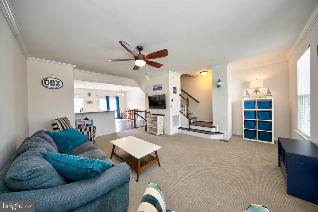 8203 SEAWORTHY WAY