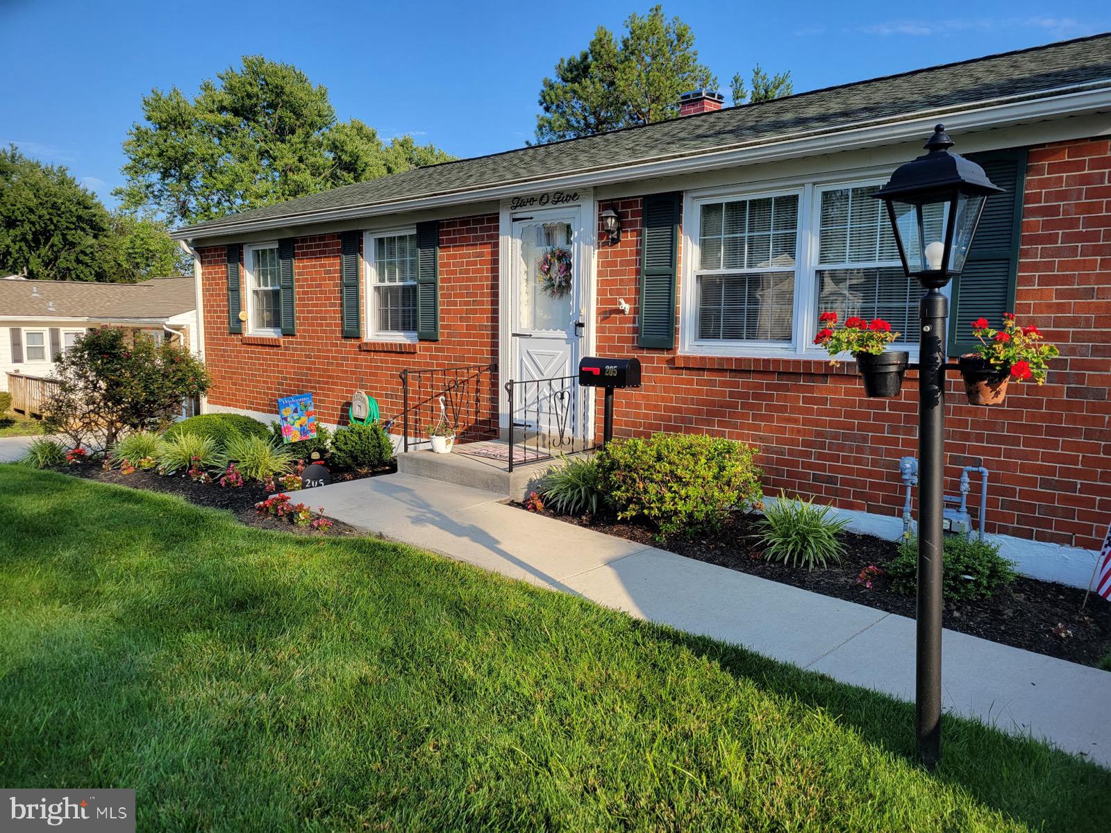 205 NORTHWAY ROAD