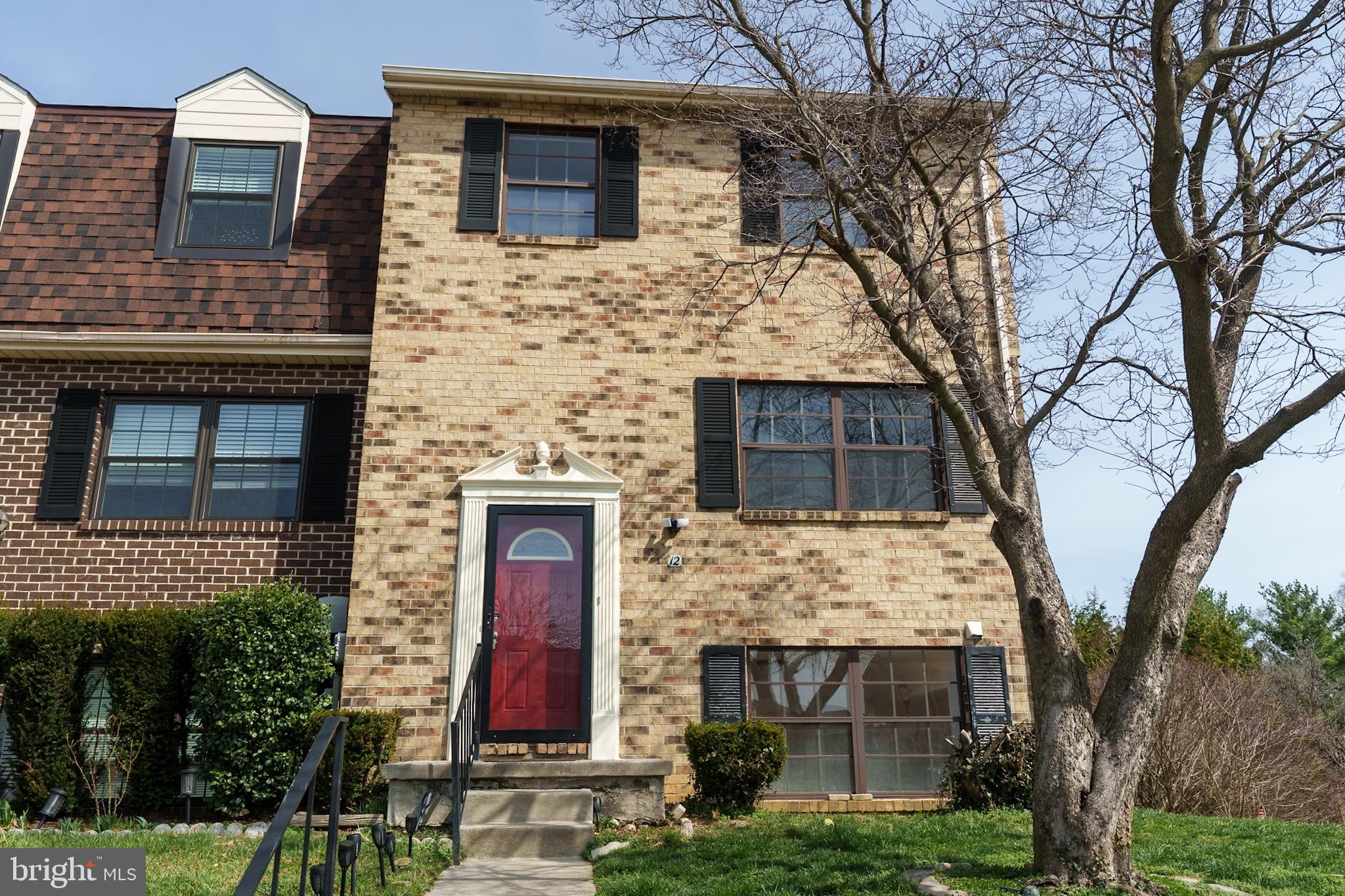 12 CASEY COURT