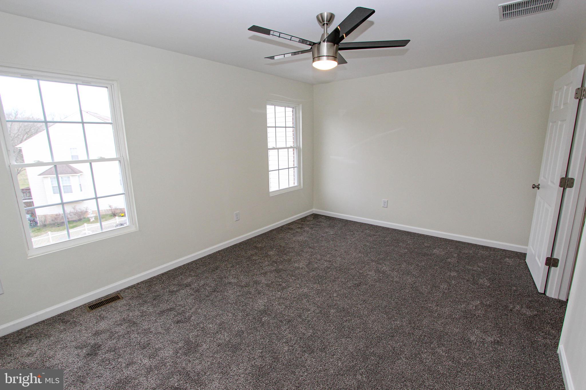 4 WHITETAIL WAY