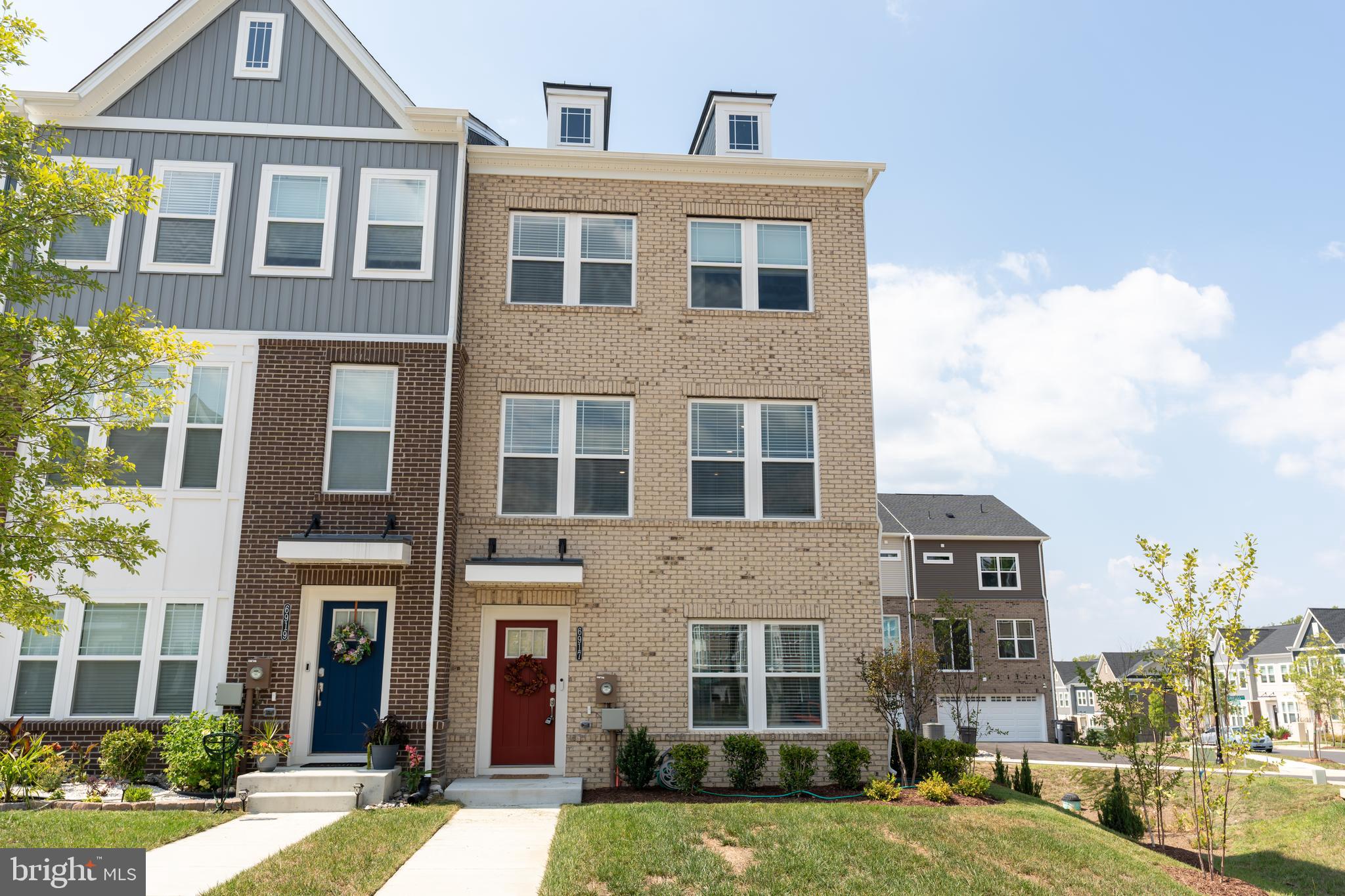 6917 WATERBURY PL