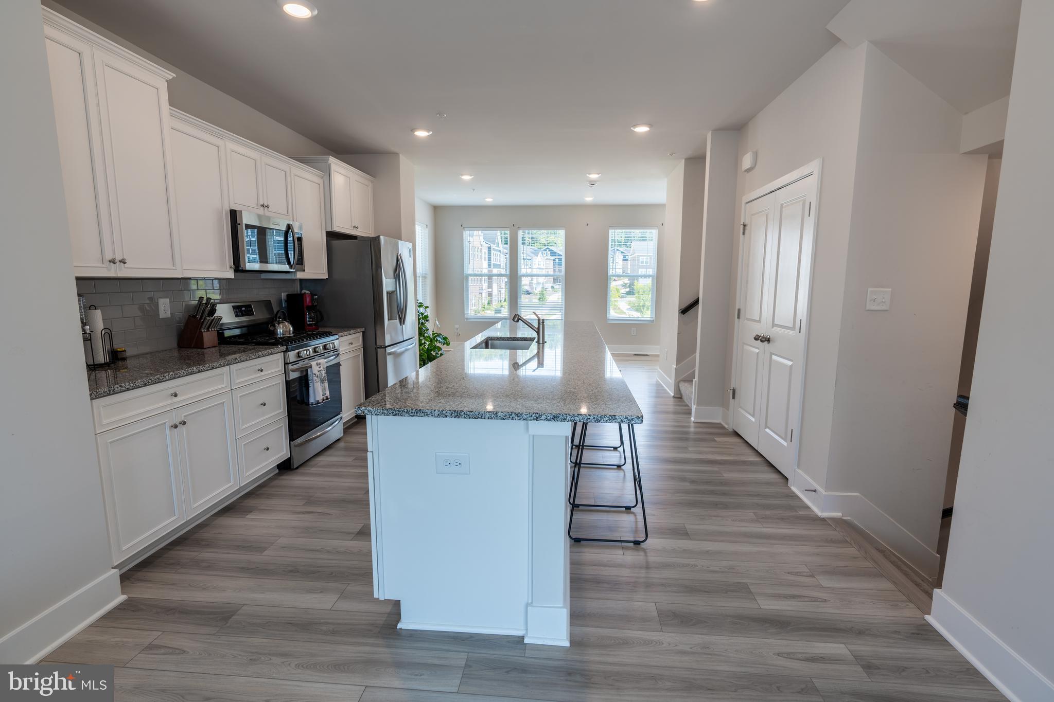 6917 WATERBURY PL