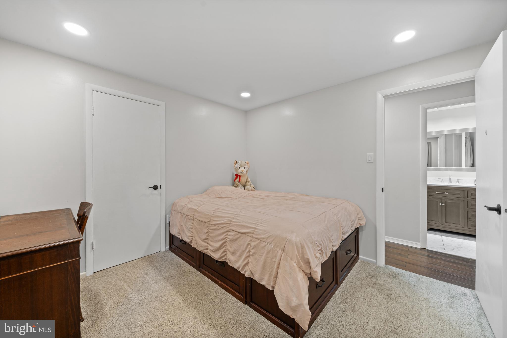 2528 LISA DRIVE