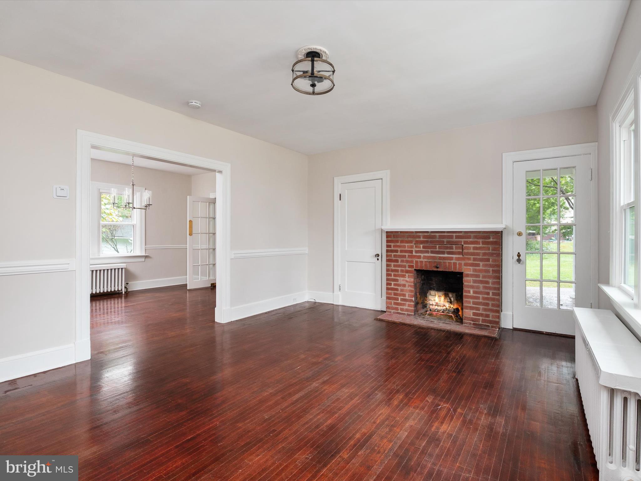 733 CENTRAL AVENUE