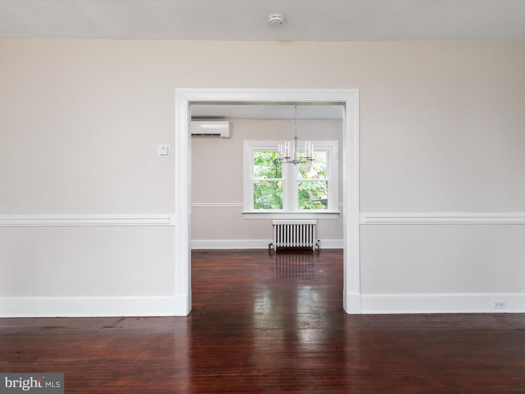 733 CENTRAL AVENUE