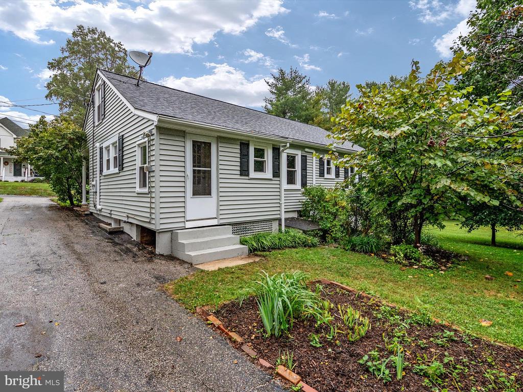 733 CENTRAL AVENUE