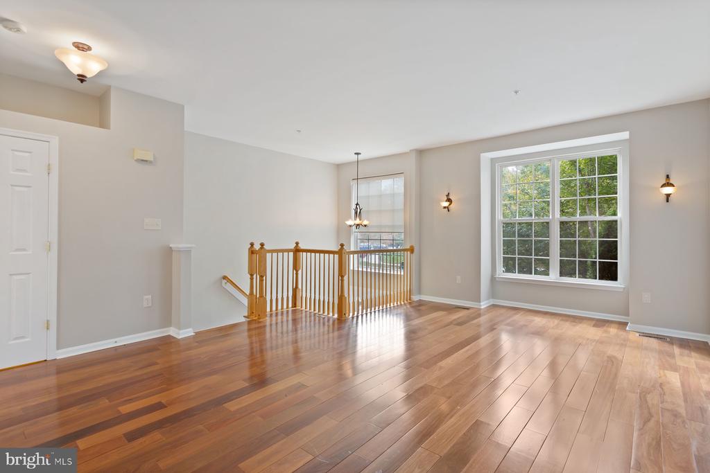 3742 HOPE COMMONS CIRCLE