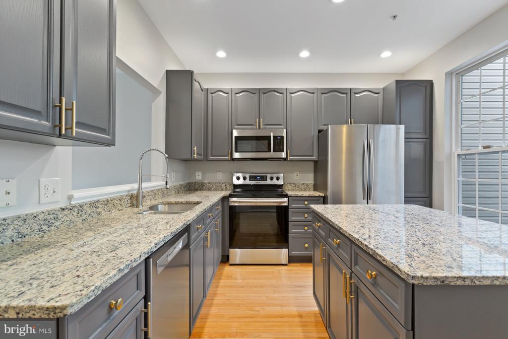 3742 HOPE COMMONS CIRCLE