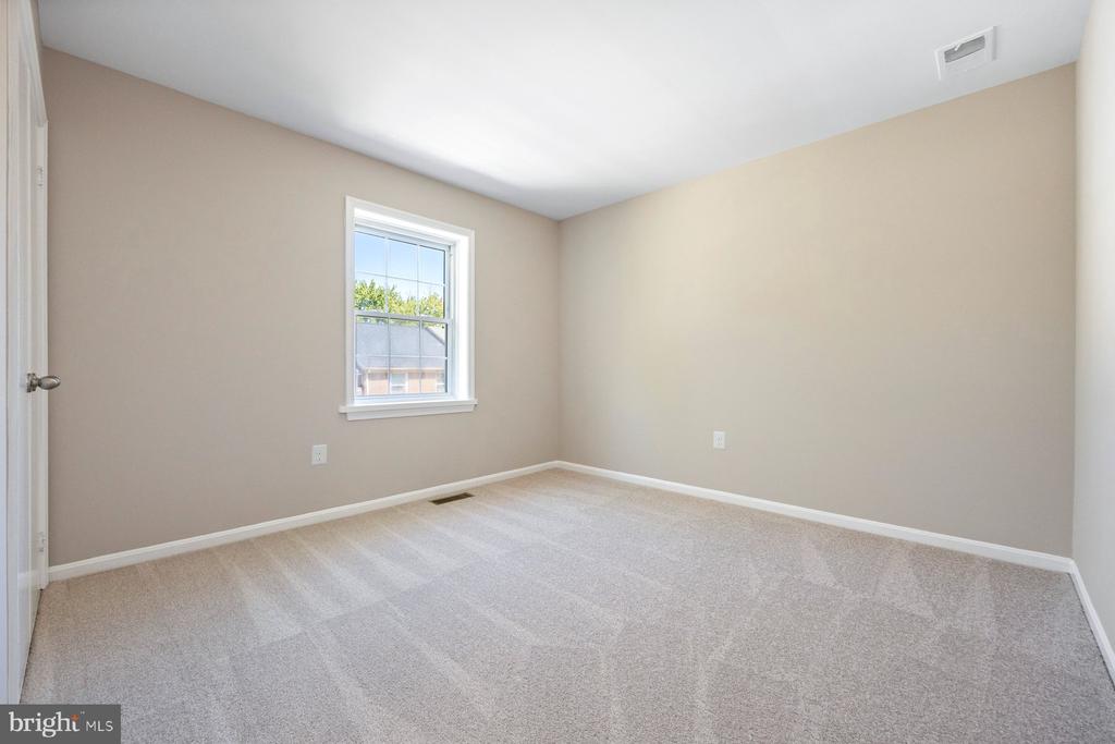 11014 BUSHWOOD WAY