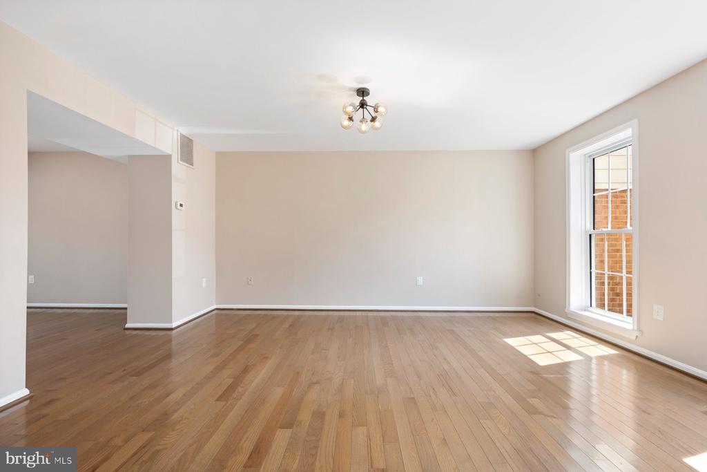 11014 BUSHWOOD WAY