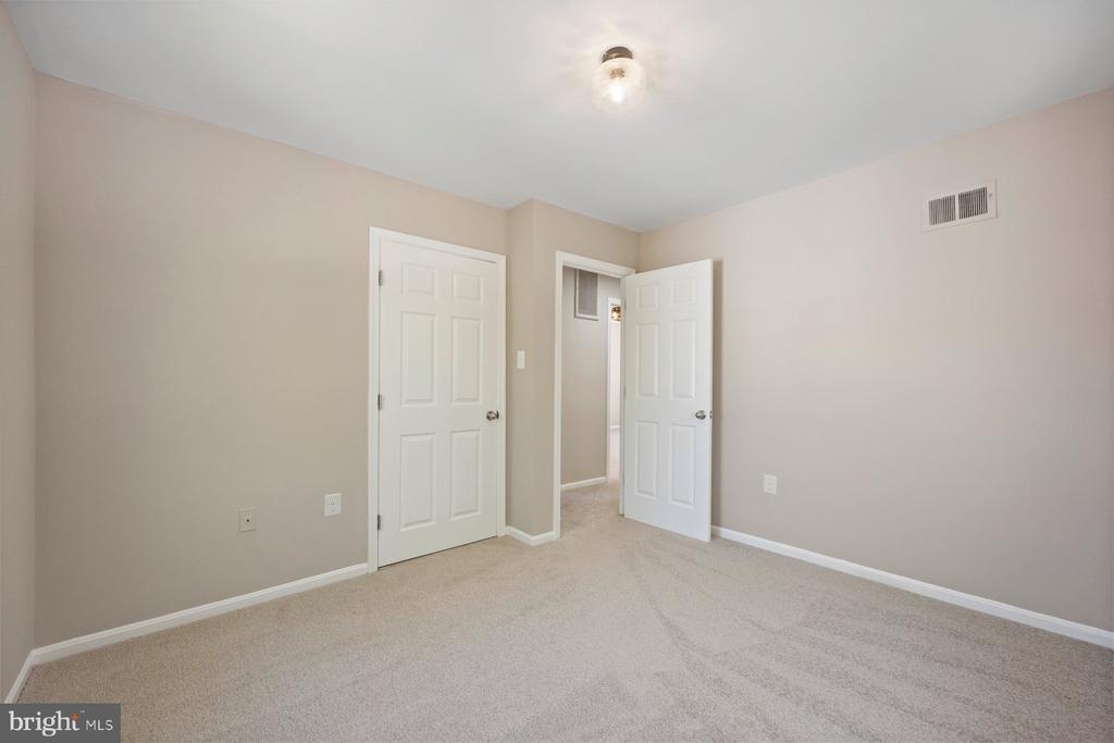 11014 BUSHWOOD WAY