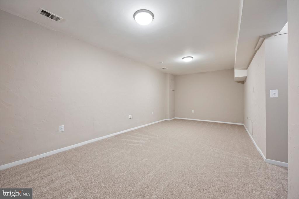 11014 BUSHWOOD WAY