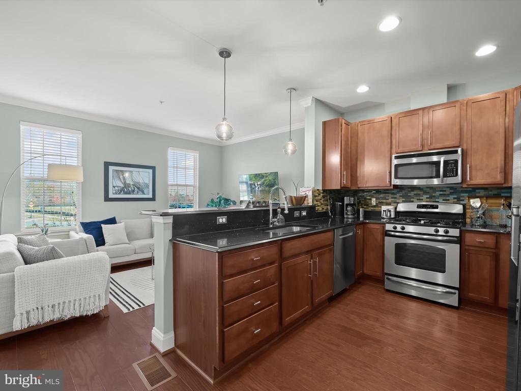 7658 MAPLE LAWN BOULEVARD Unit: 29