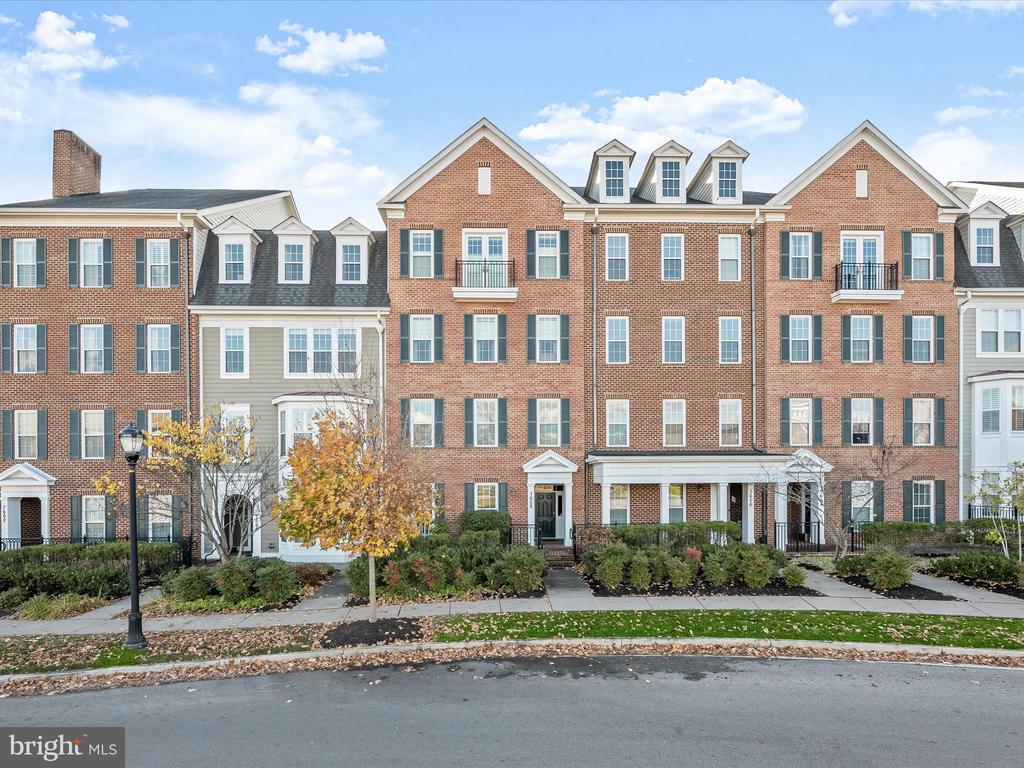 7658 MAPLE LAWN BOULEVARD Unit: 29