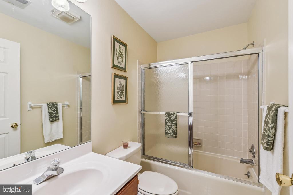 5412 HARRIS FARM LANE