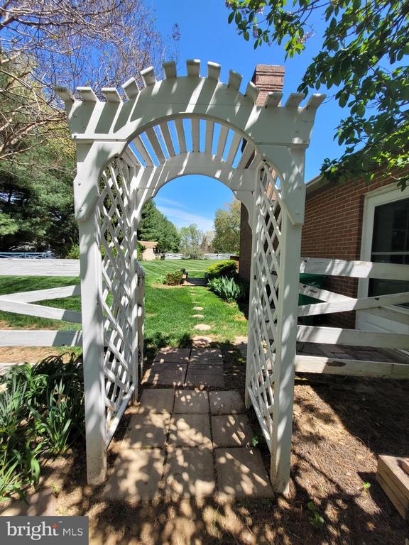 5412 HARRIS FARM LANE
