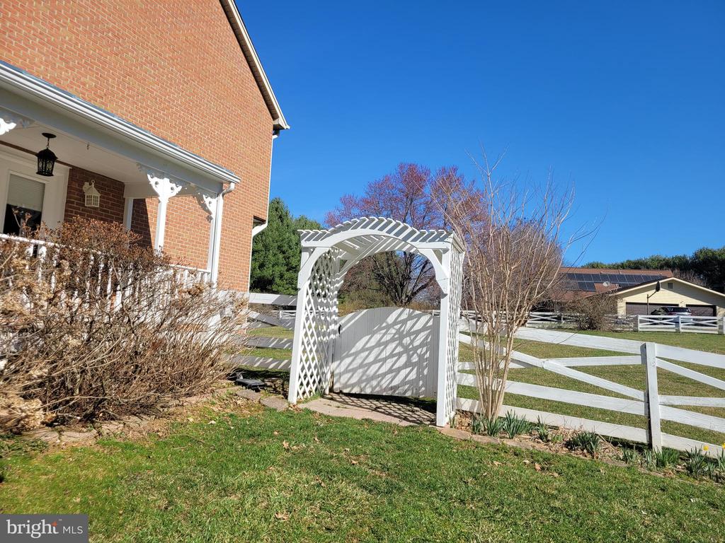 5412 HARRIS FARM LANE