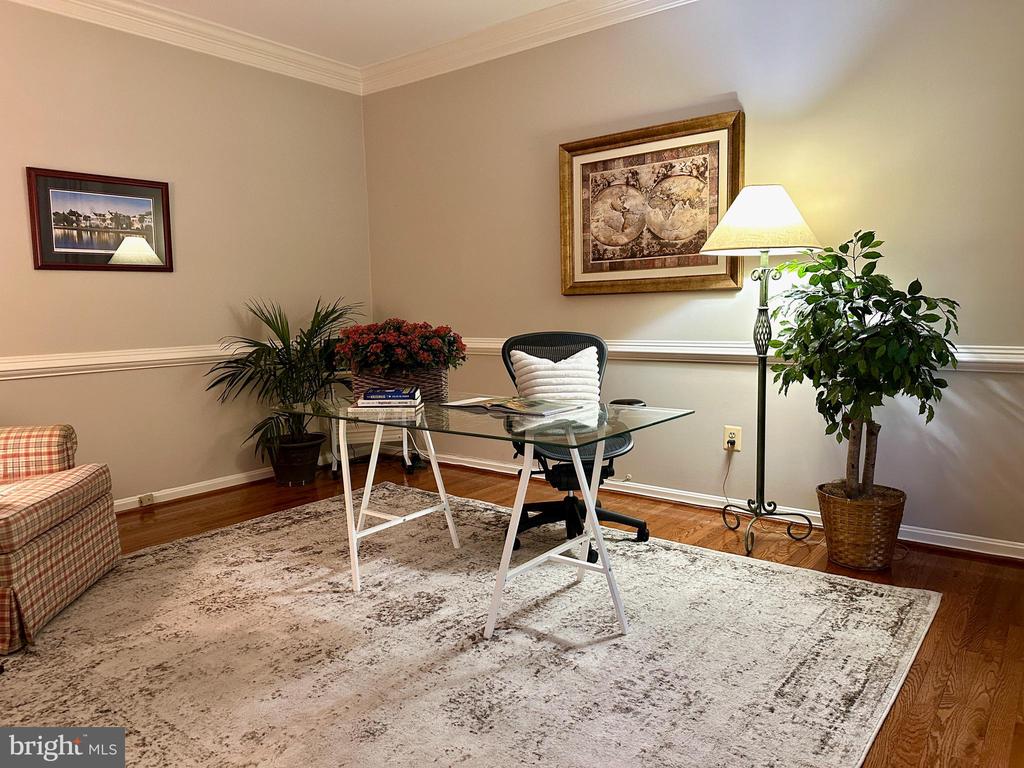 3308 ROYAL OAK COURT