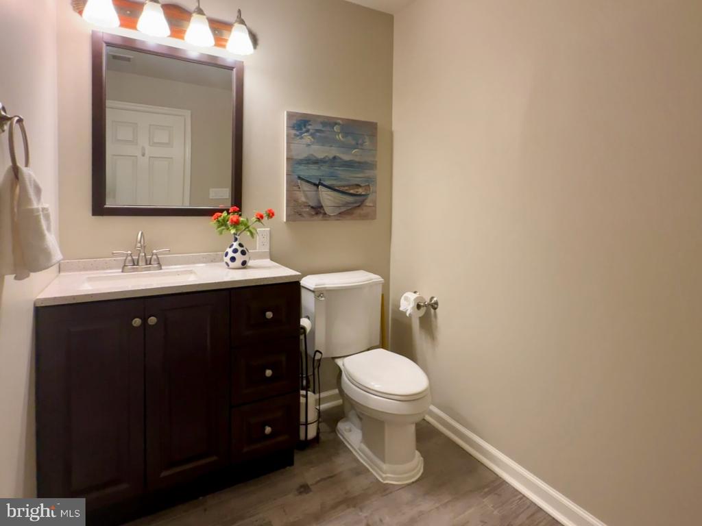3308 ROYAL OAK COURT